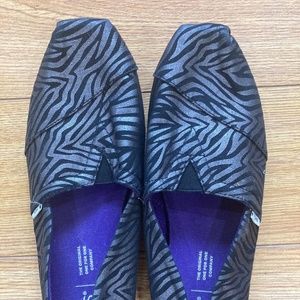 Zebra TOMS Women’s Sz 7